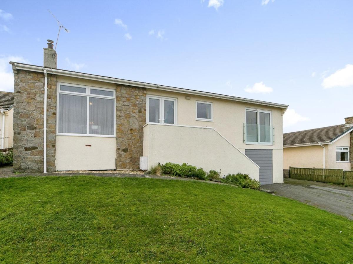 Pass The Keys Modern Coastal Home In Bull Bay Amlwch Kültér fotó